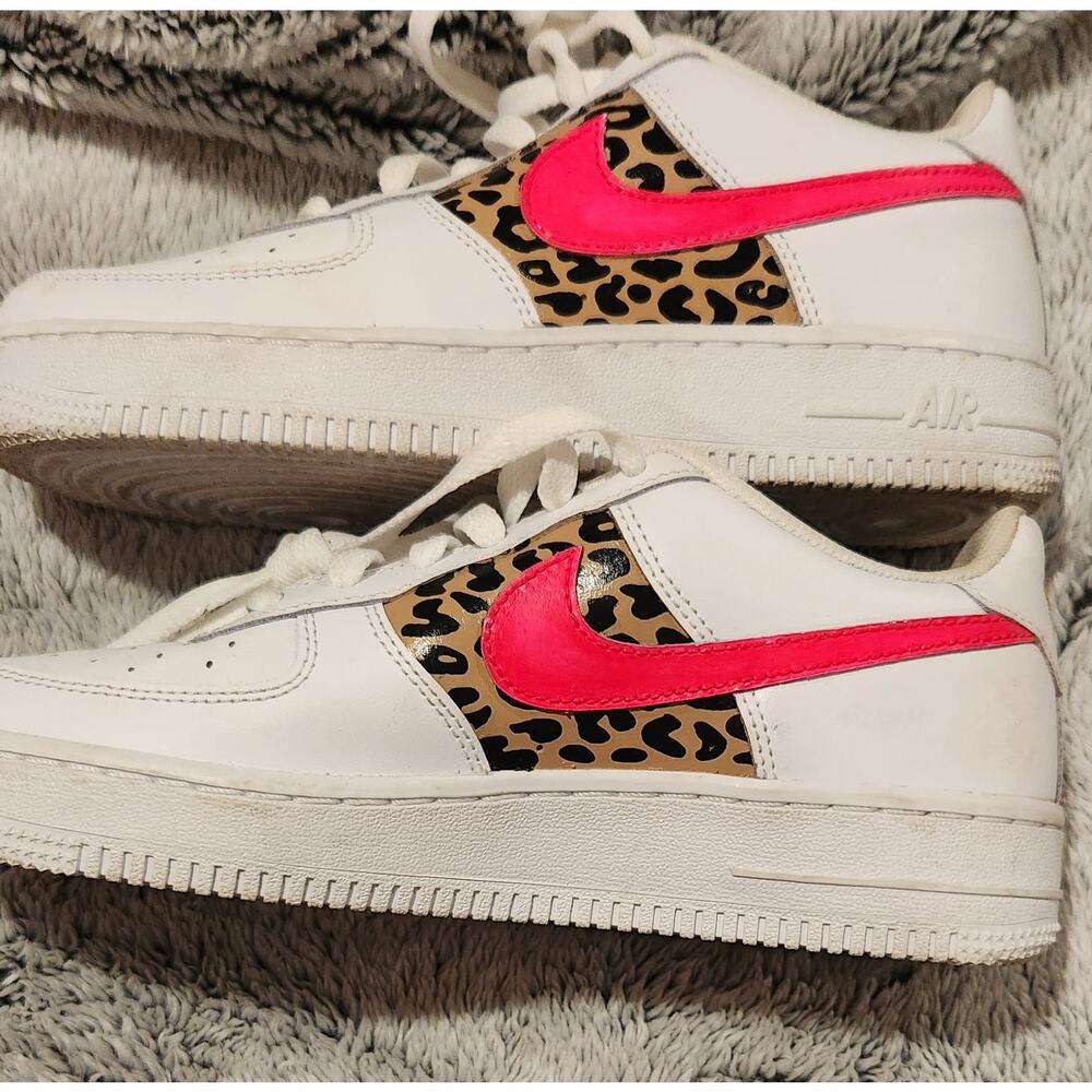 Nike Air‎ Force 1 Youth 5.5 Leopard W/ Pink Nike Logo